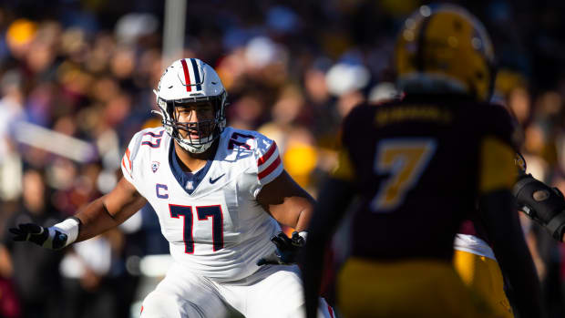 Arizona Wildcats offensive lineman Jordan Morgan (77) against the Arizona State Sun Devils during the Territorial Cup at Mountain America Stadium.